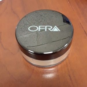 Ofra translucent powder medium
